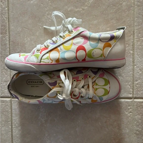 Coach White Sneakers Fashionable Low-Top - Picture 2 of 4